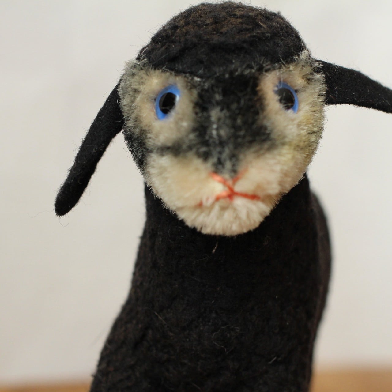 ヴィンテージ シュタイフ ペルシャラムのSwaple 黒羊 Steiff ドイツ