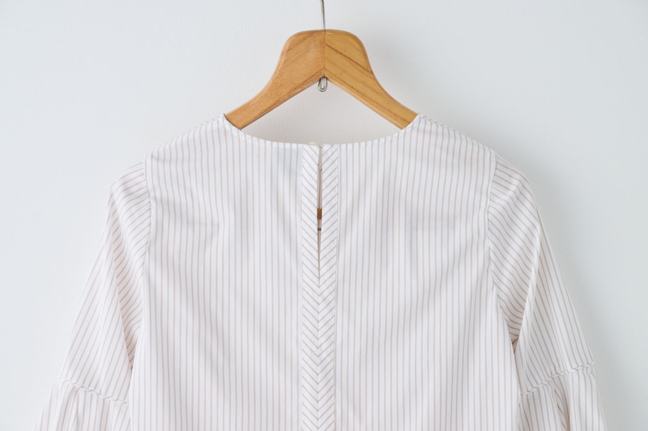 中村江里子セレクト アヴェクデュクレ バルーンブラウス（ベージュ