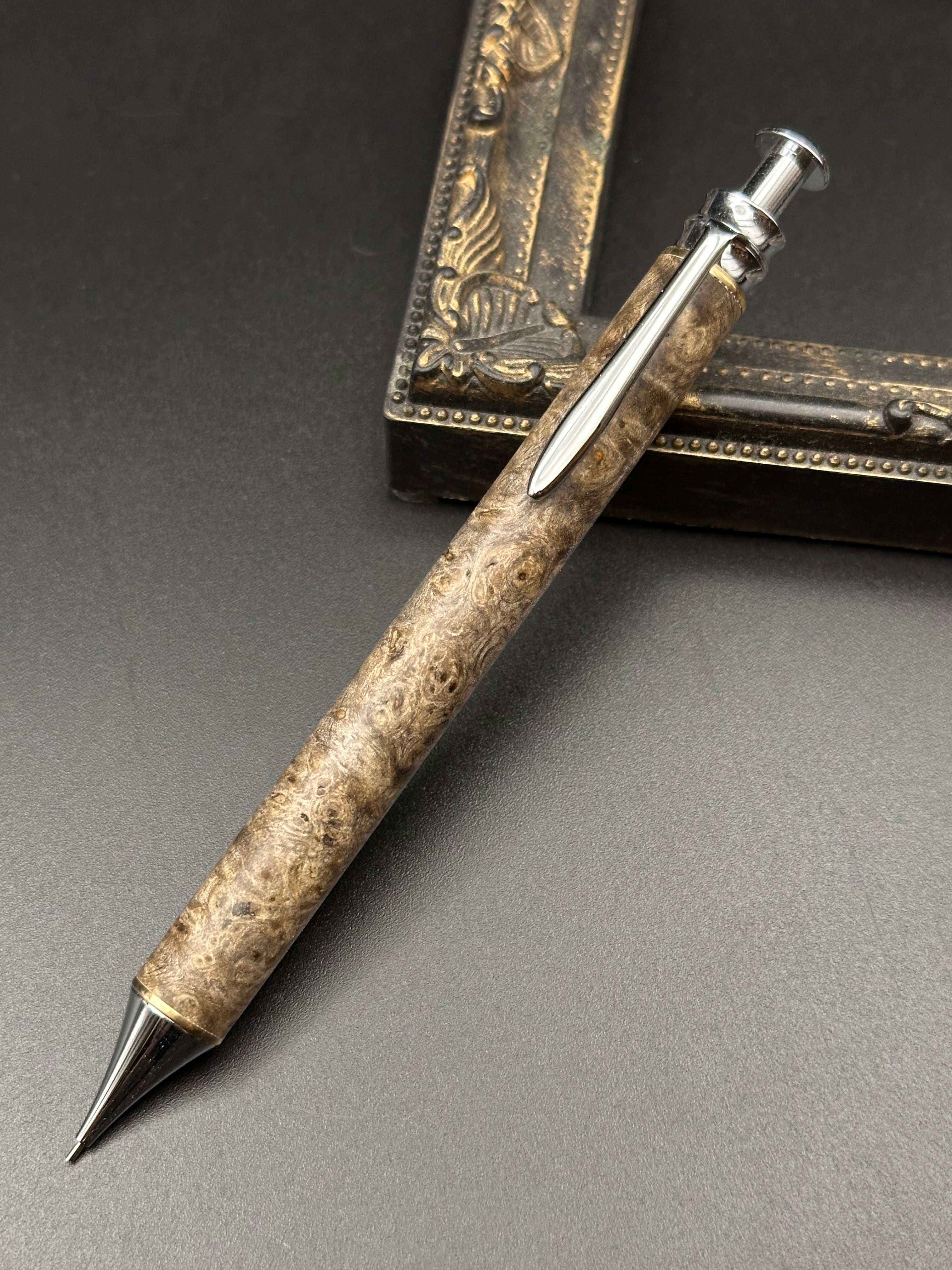 サイアミースローズウッド(極上マイクロカーリー)/木軸シャープペン 低