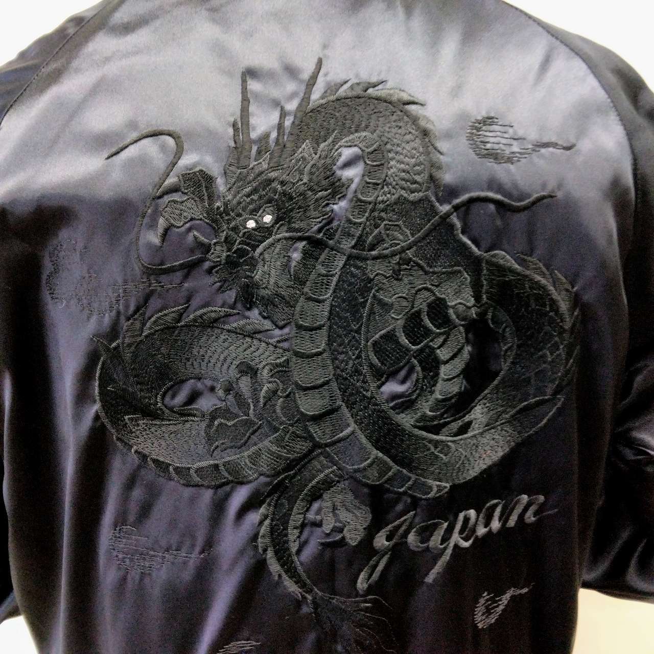 サテン 黒龍刺繍 スカジャン 黒×黒 L LL Embroidered jumper (SUKAJYAN
