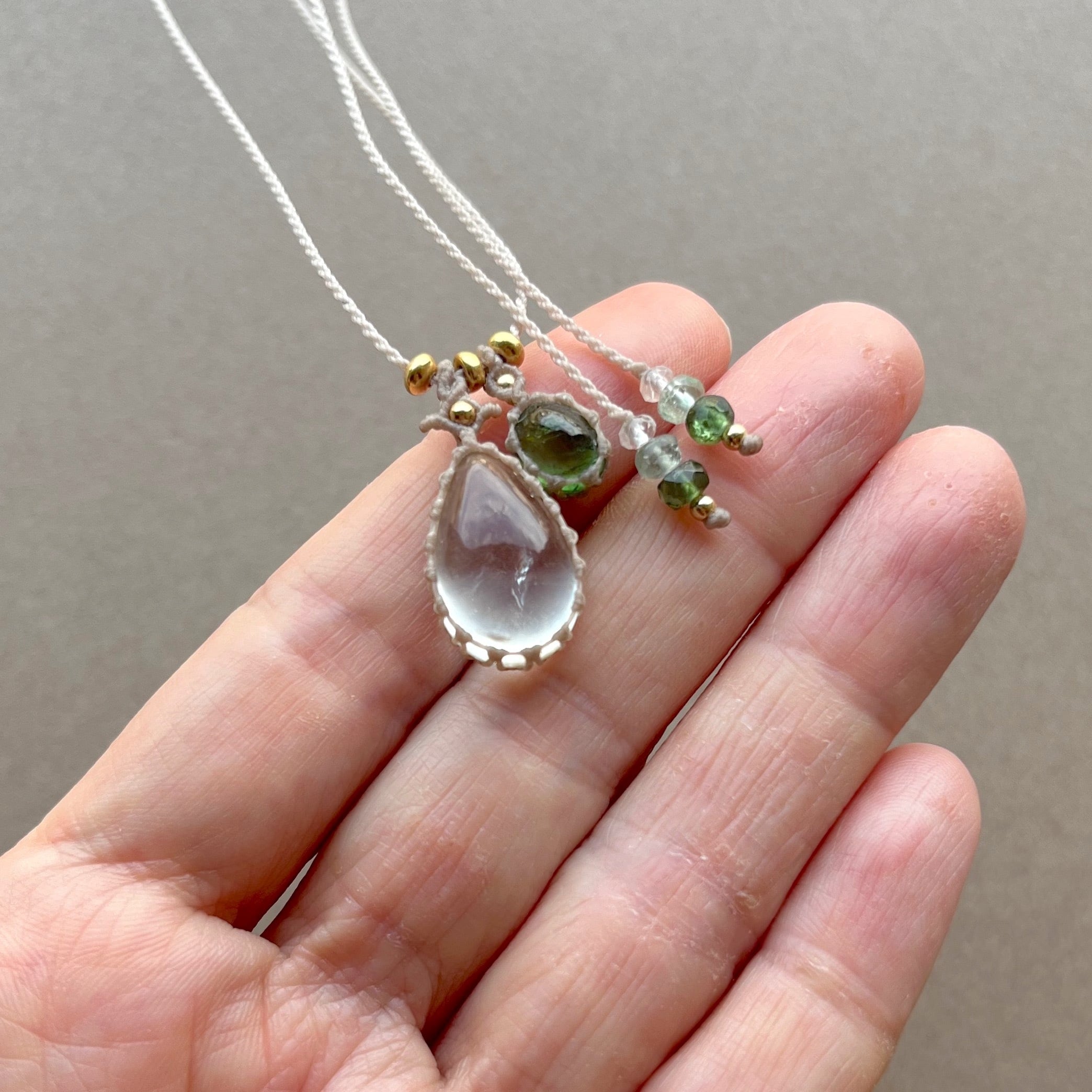 グリーンアメジスト+トルマリンのマクラメ編み 天然石ネックレス