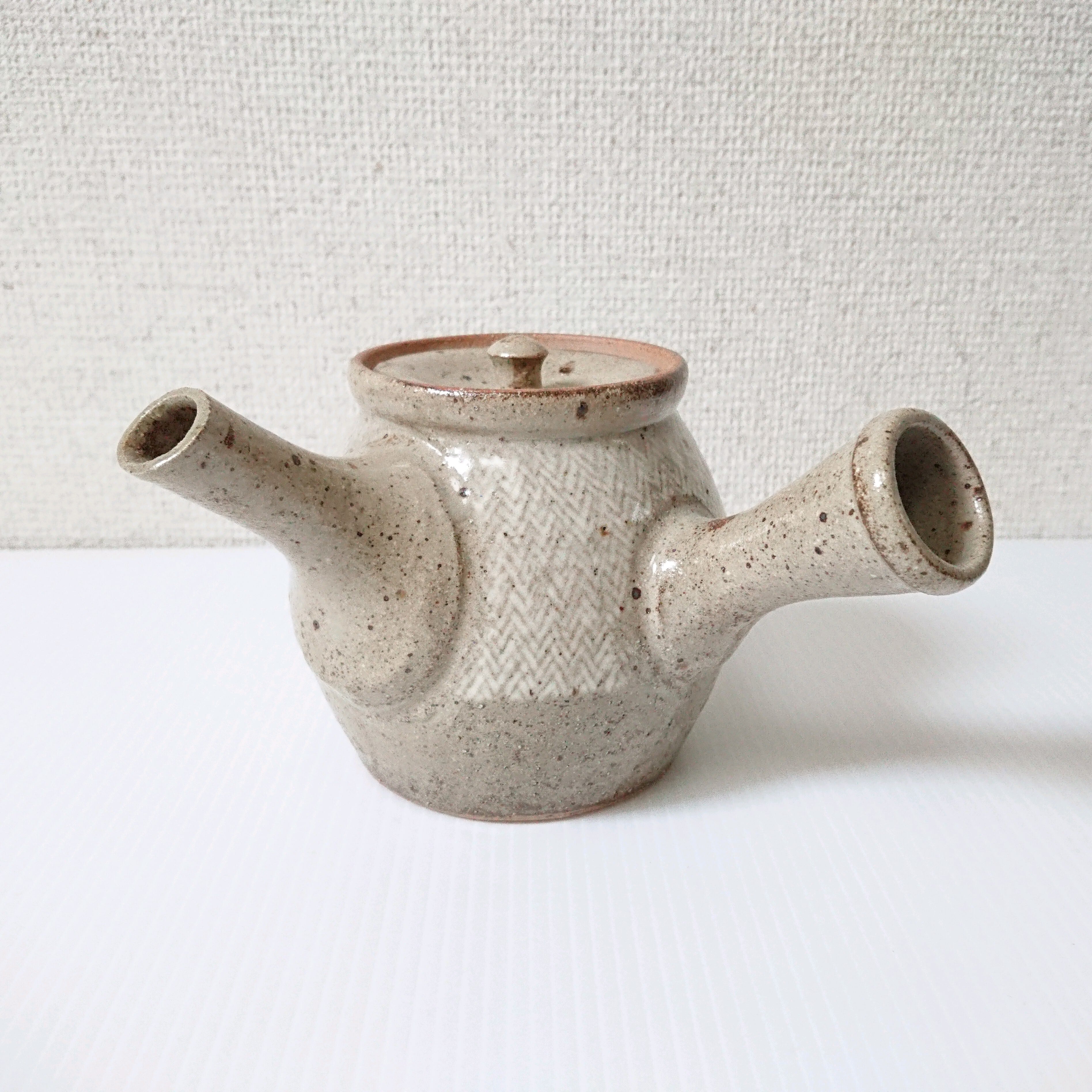 人間国宝】島岡達三 地釉象嵌 唐草文角皿 (径28cm)