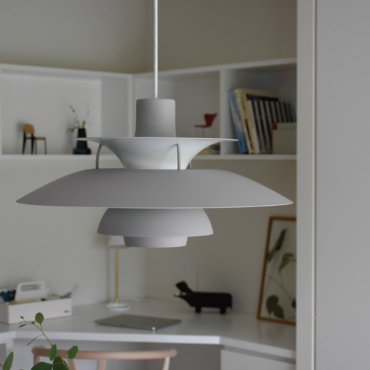 PH 5 / モノクローム・オイスター・グレー / Louis Poulsen（ルイス