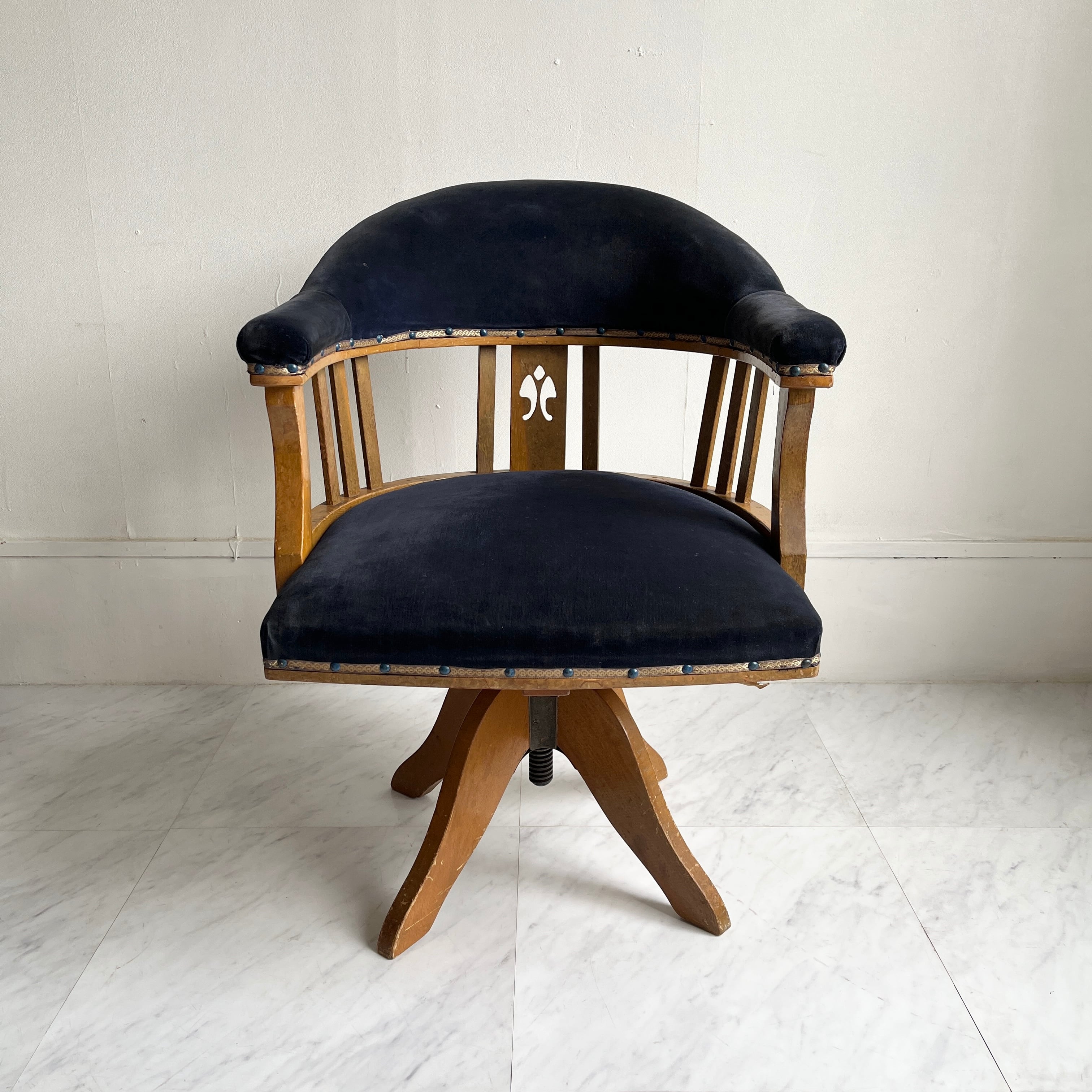 古い木製回転椅子 ドクターチェア | reberry