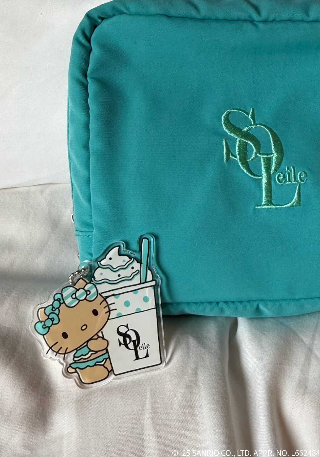 チャーム付きバッグシルバー | soleile