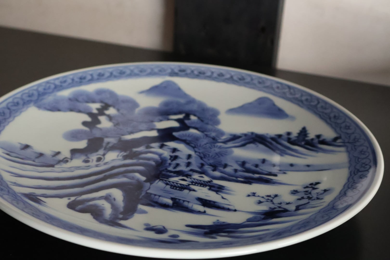 有田焼 山水 大皿 | うつわ通販 土岐陶器店 / ONLINE SHOP