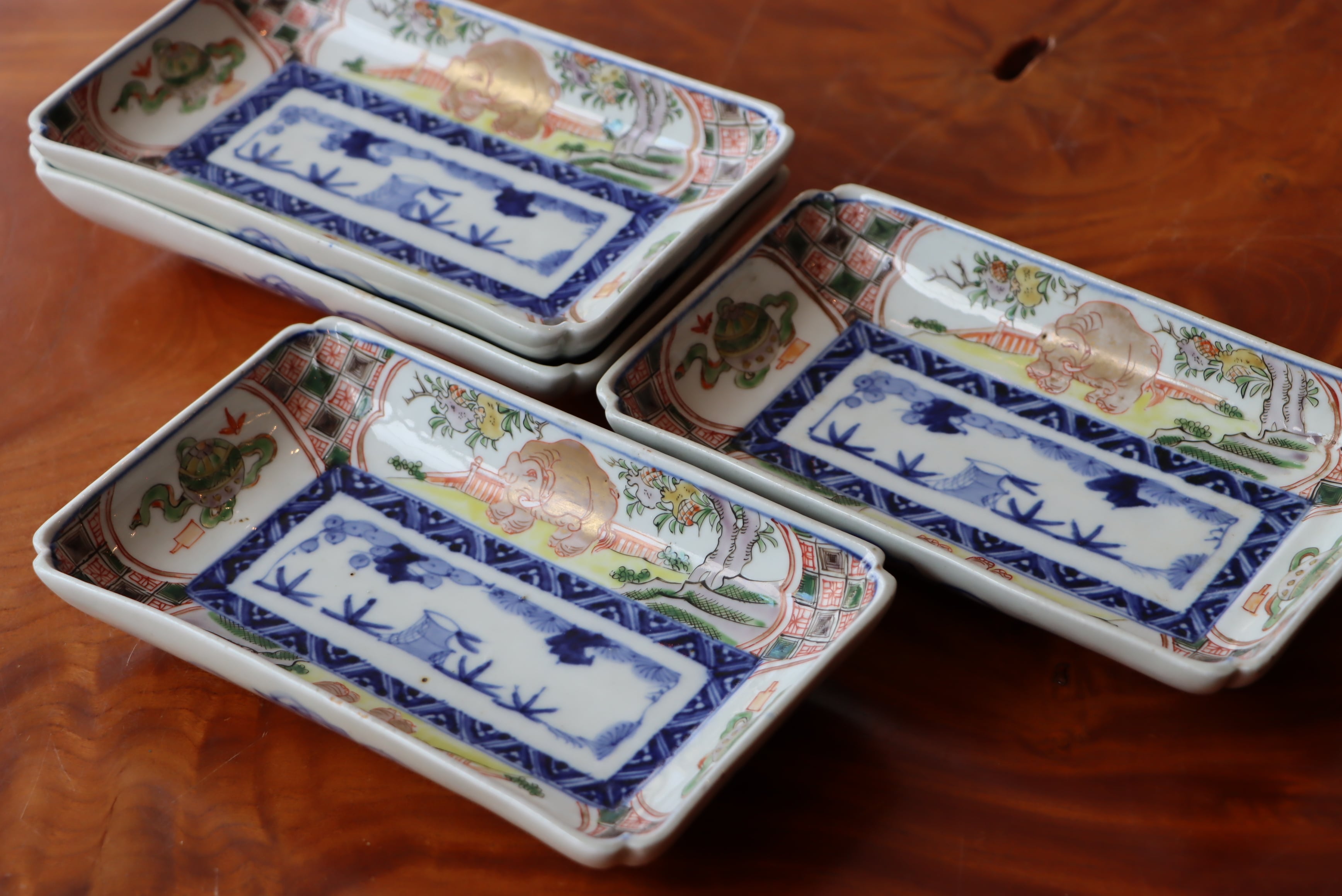 長皿 四枚組 伊万里焼 色絵 象文 | (有)新原美術