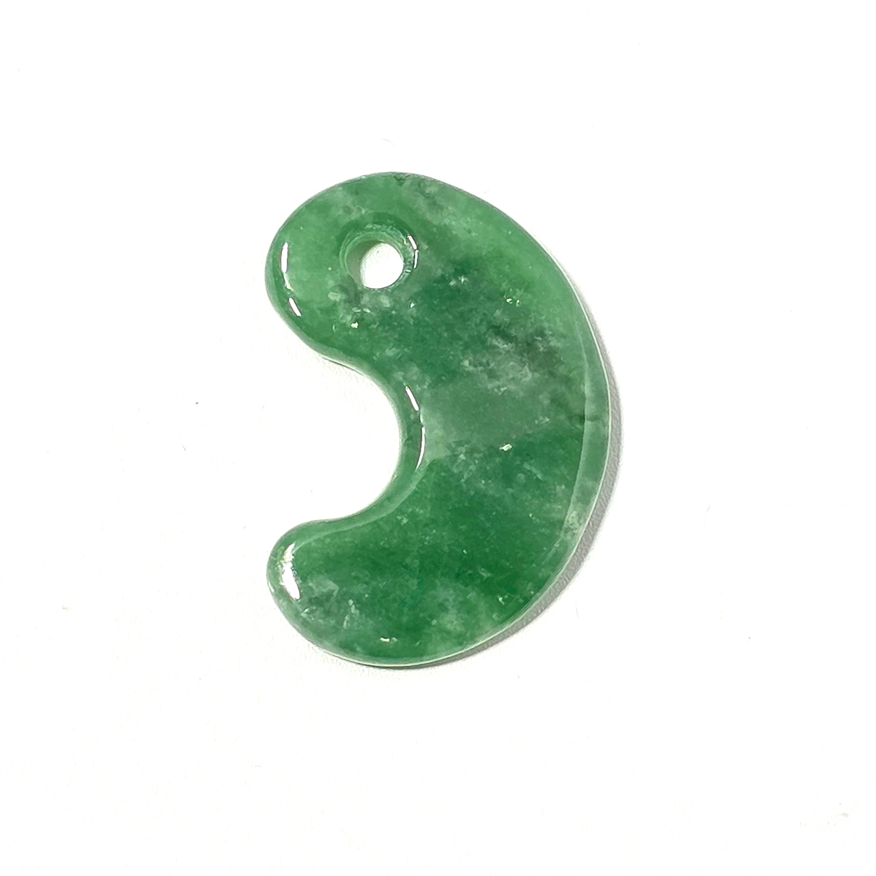 勾玉 | 糸魚川翡翠工芸家 赤羽可行BASE