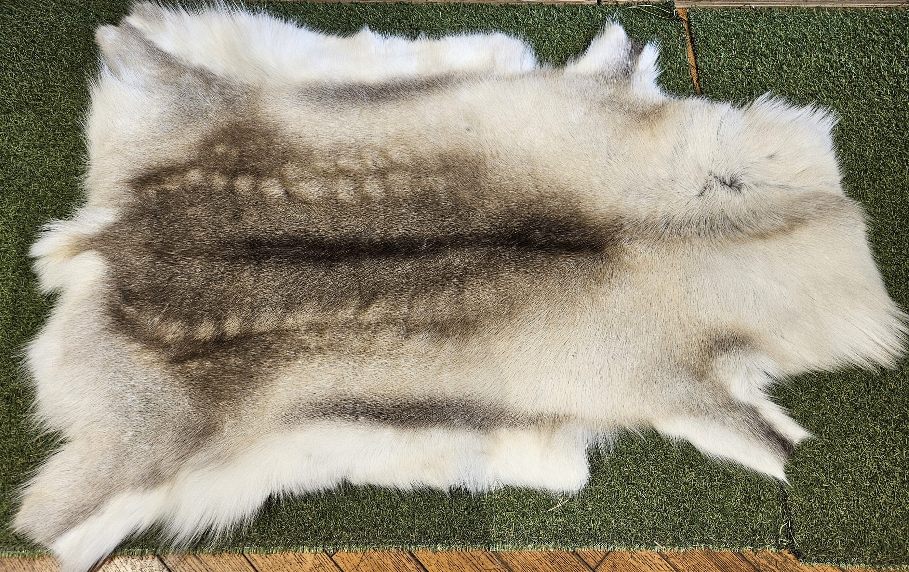 ORCOMPRODUCTS】reindeer rug(トナカイのラグ) | OUTDOOR BASE MATSUMOTO