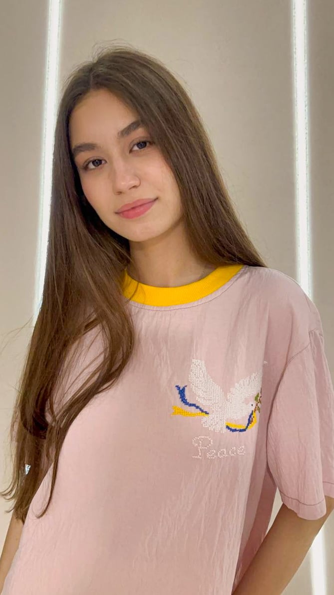 ペトリキウカ塗りのプレート（ヴァレンティナ・ホロべッツ）20cm