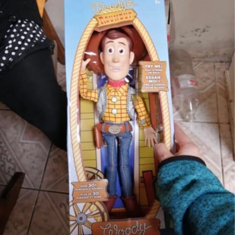 USディズニー公式 トイストーリー ウッディ しゃべるフィギュア