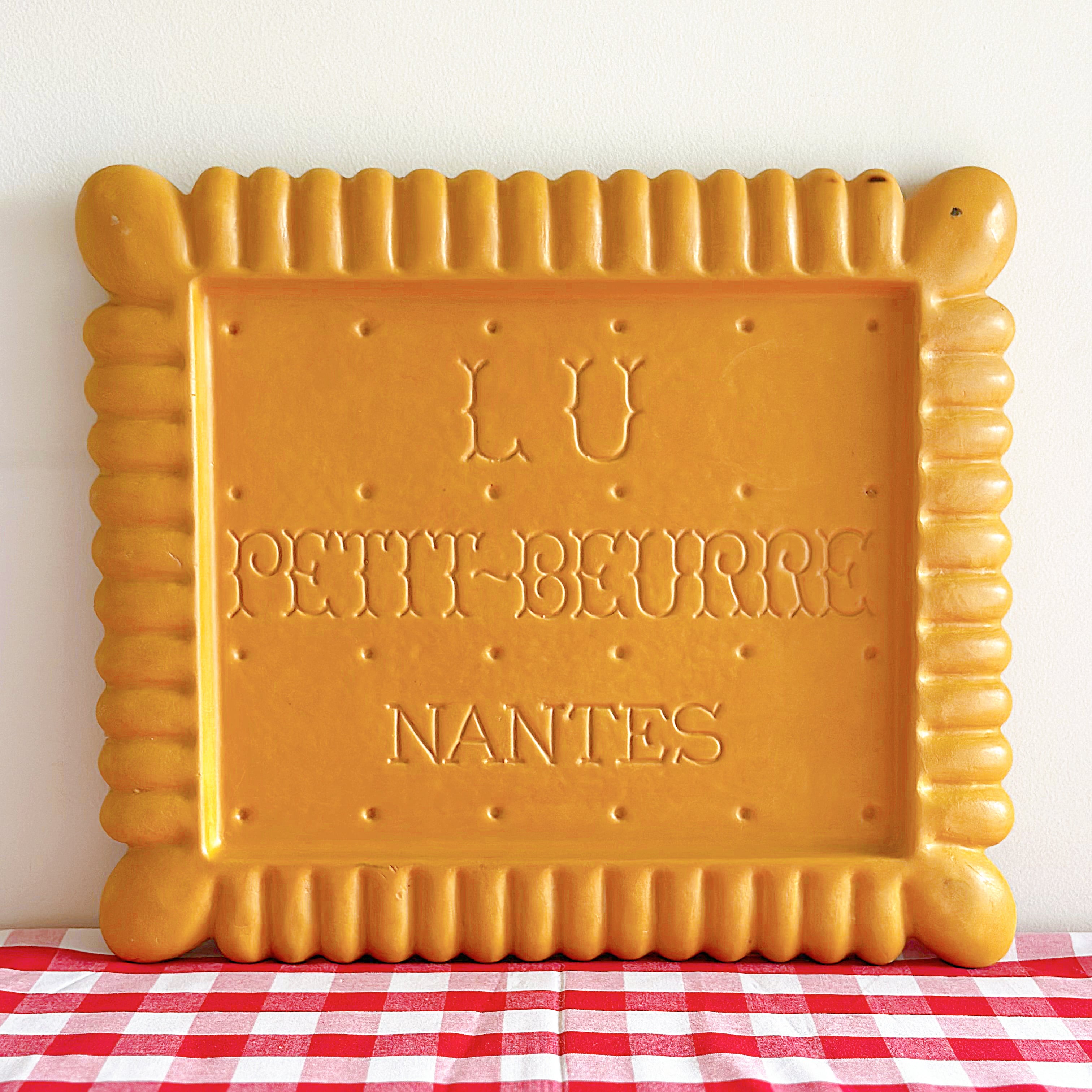 LU PETIT-BEURRE | ぽわにえ・だむーる 〜 アンティーク・ブロカント