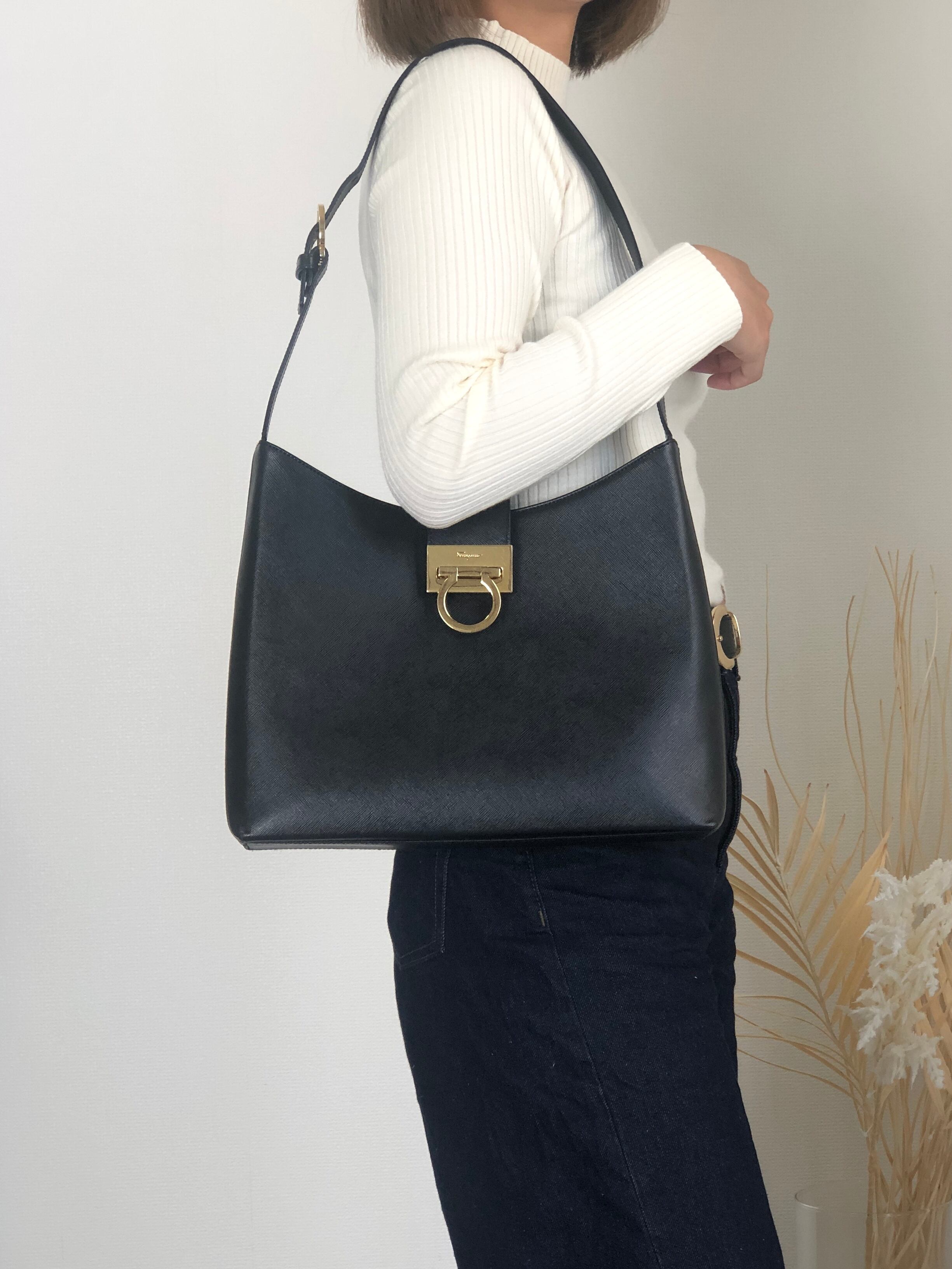 Salvatore Ferragamo | VintageShop solo