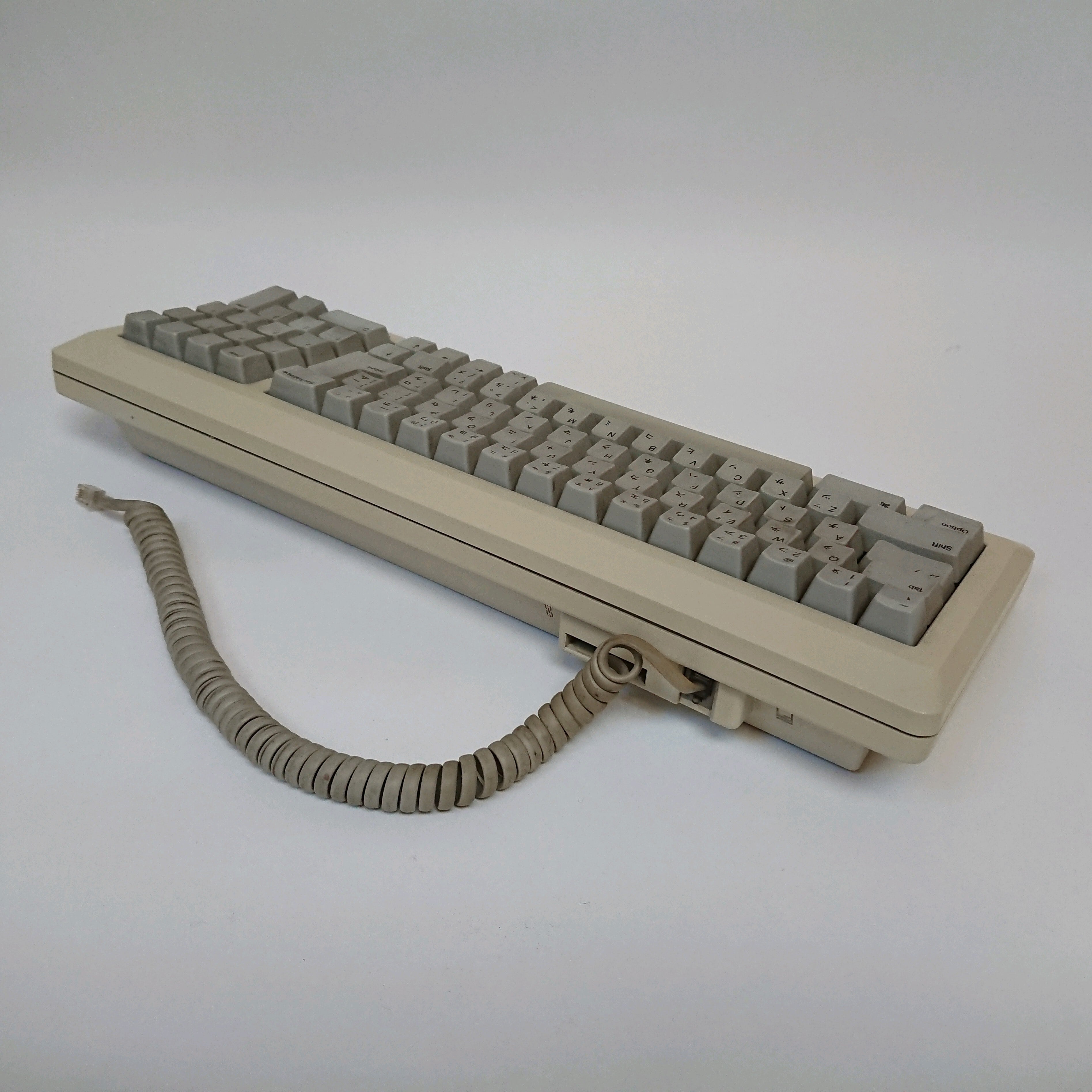 初代Mac128／512K 用キーボード。ケーブル付。モデルM0110 M0110 QMK