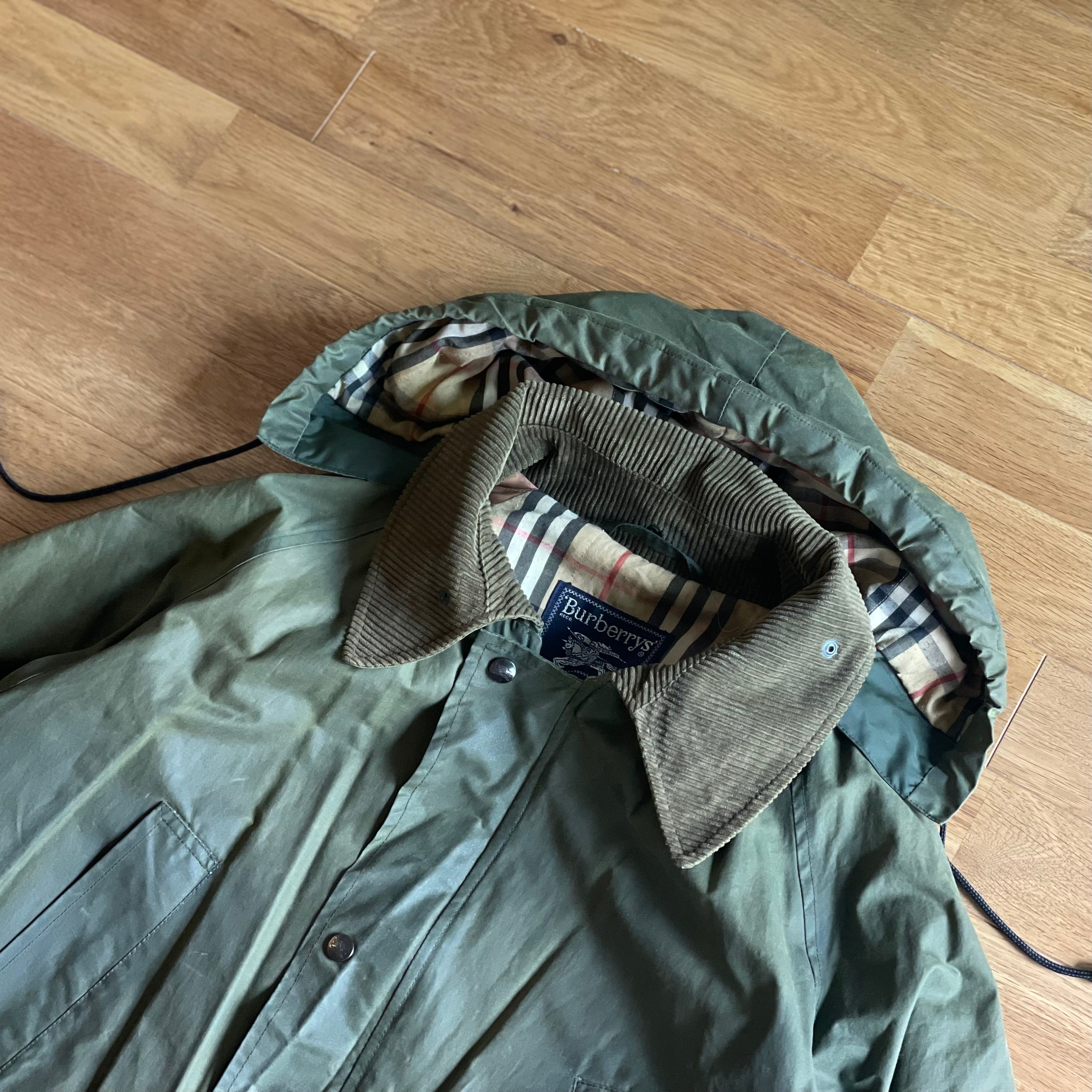 BURBERRYS オイルドジャケット バブアー社ビューフォート類似