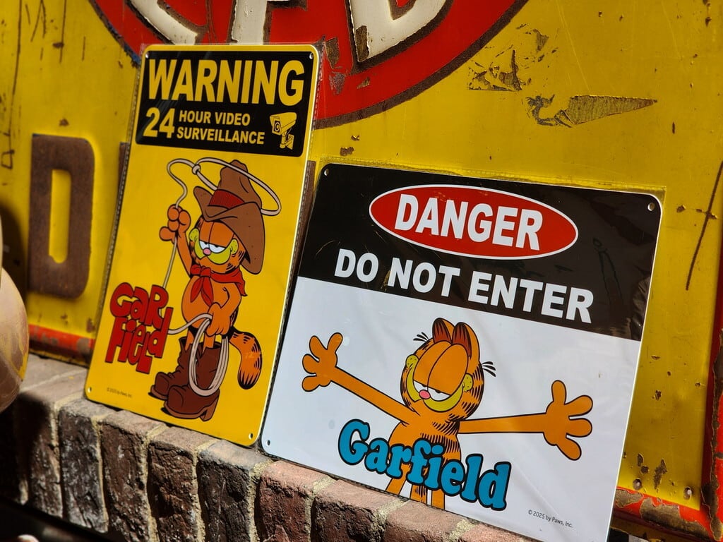 A722】GARFIELD PLASTIC SIGN ガーフィールド プラスチック サイン