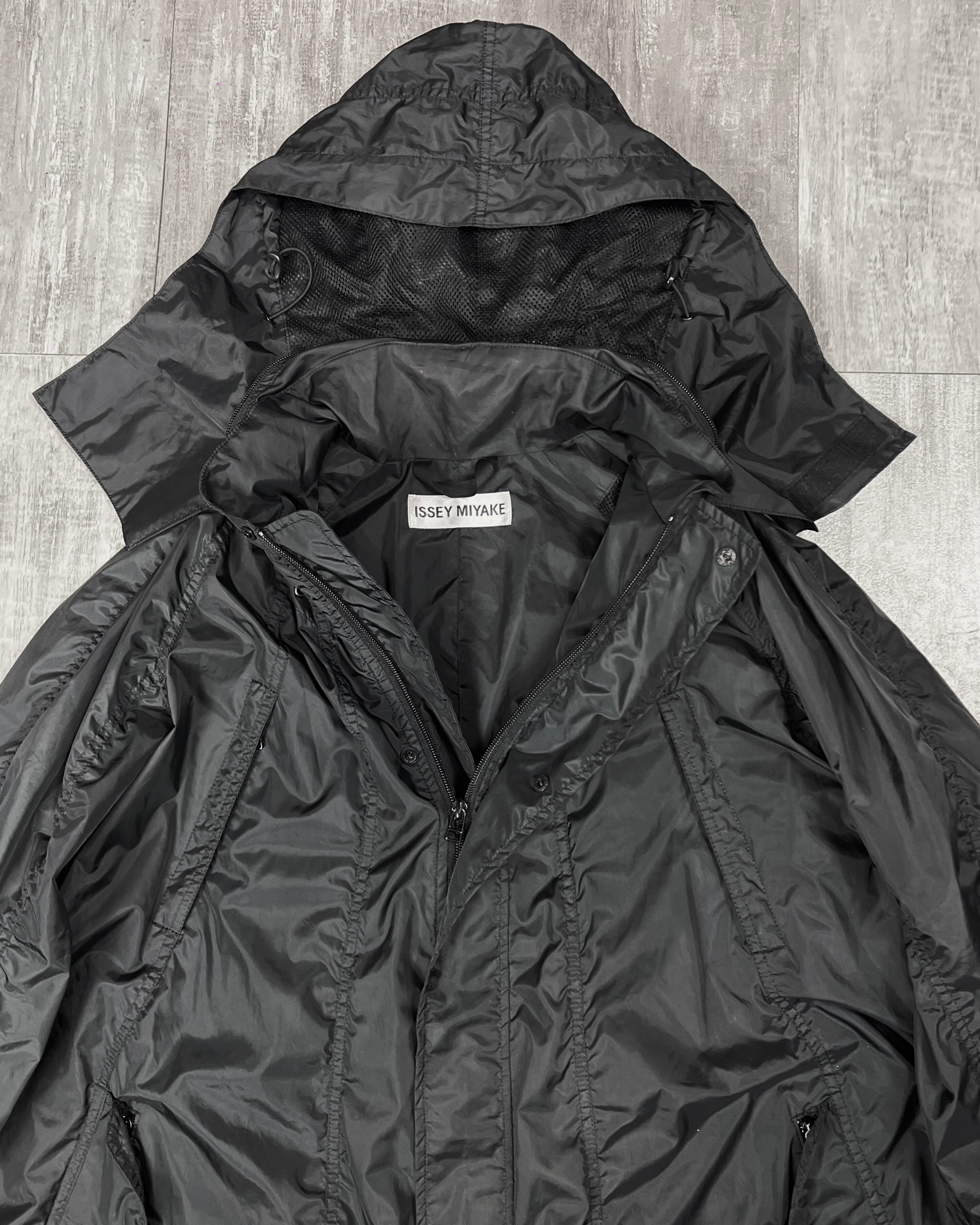 ISSEY MIYAKE Parachute Wind Coat | magari