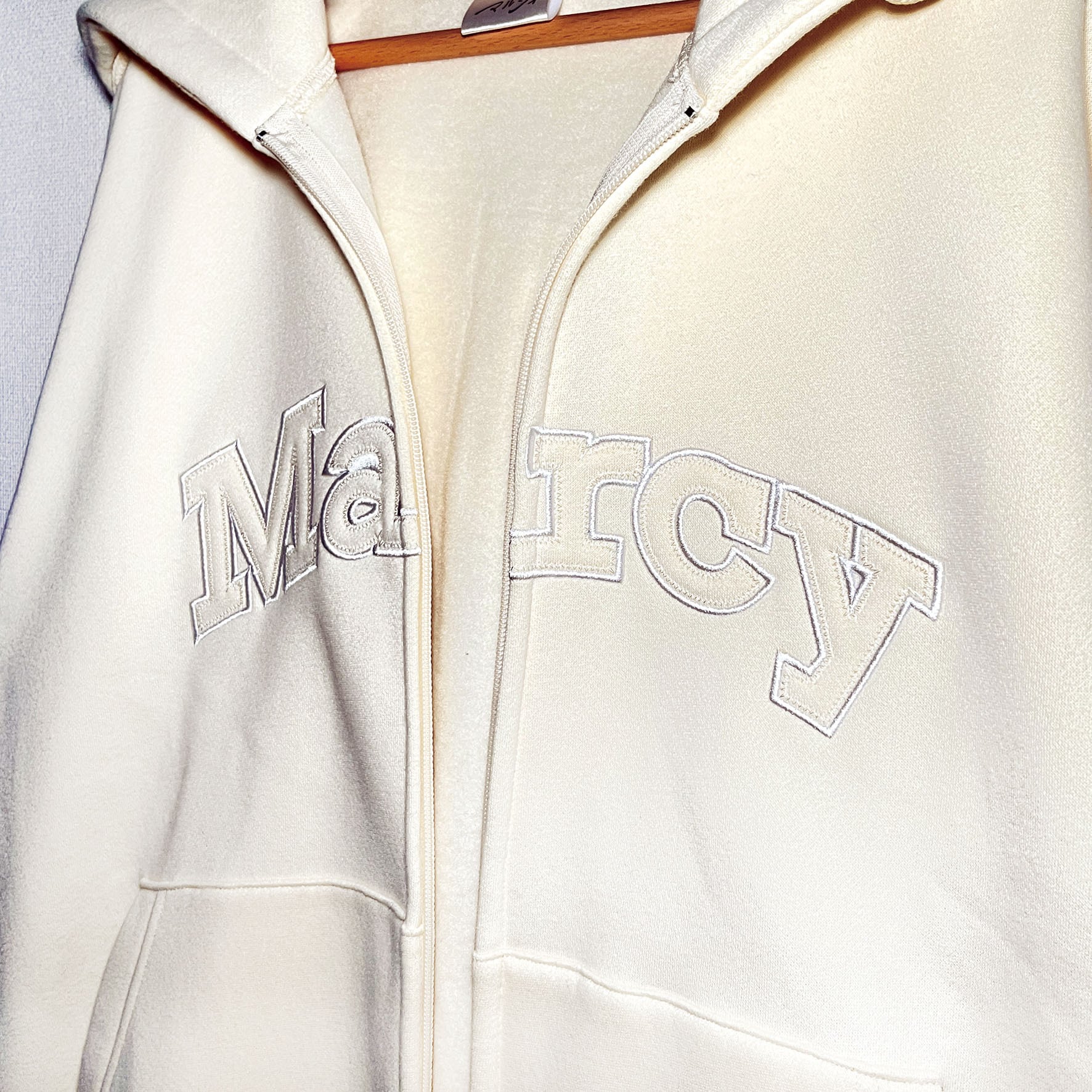 刺繍アップリケ フルジップパーカー | Marcy Official Goods