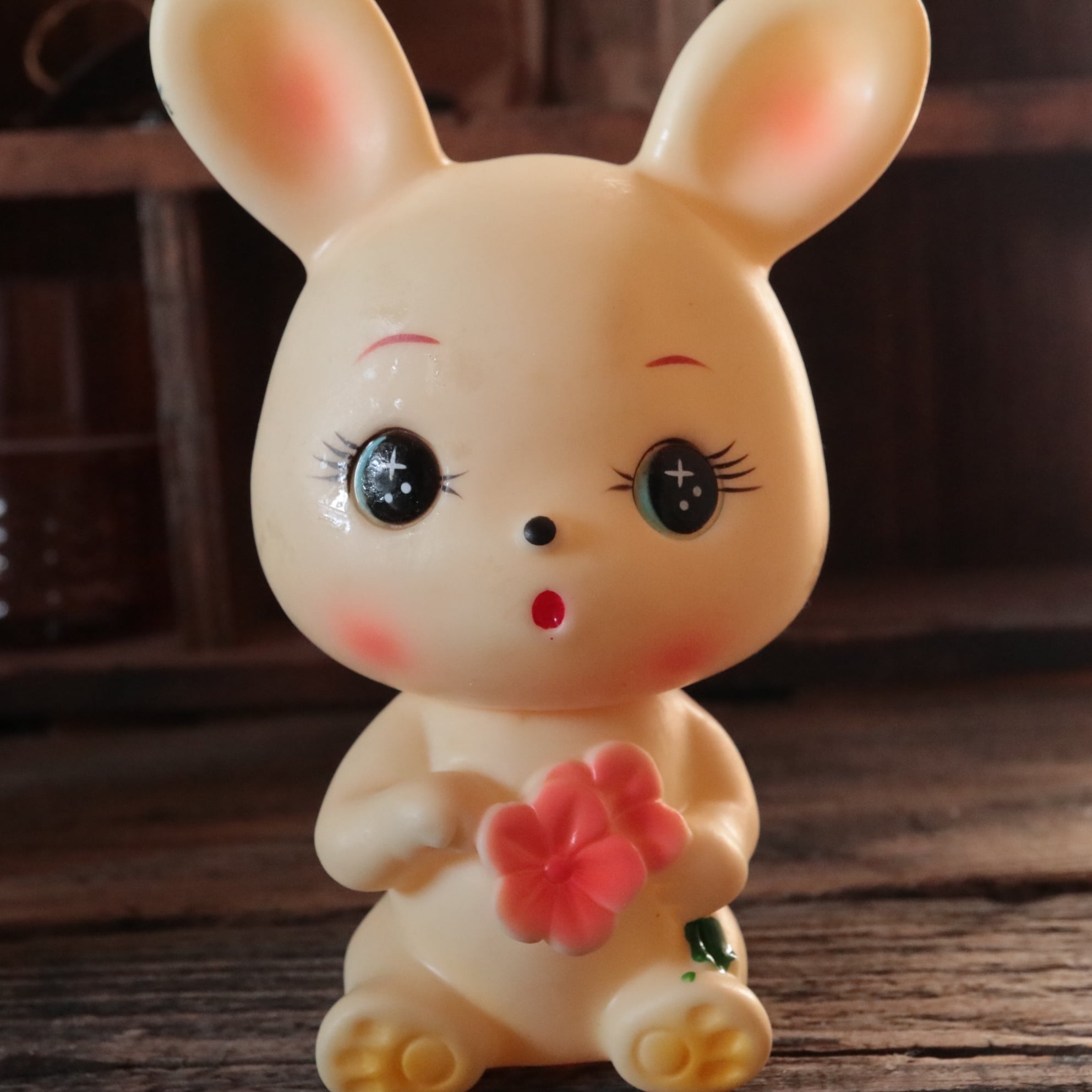 目がキラキラなうさぎのソフビ | 昭和レトロ雑貨・古道具の通販