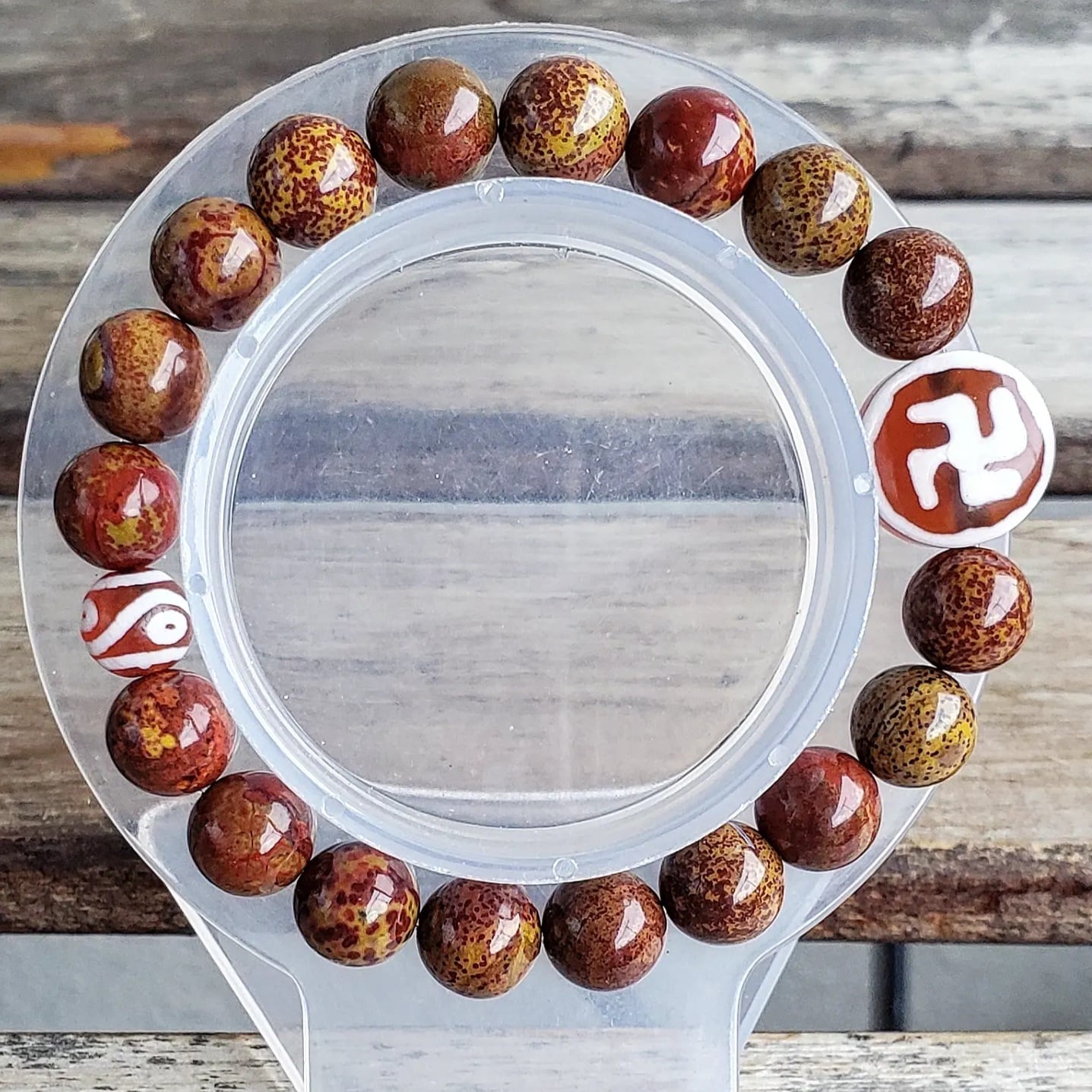 万字(卍)(まんじ)天珠 & 四眼天珠 & 戦国紅瑪瑙 | gemgem garden