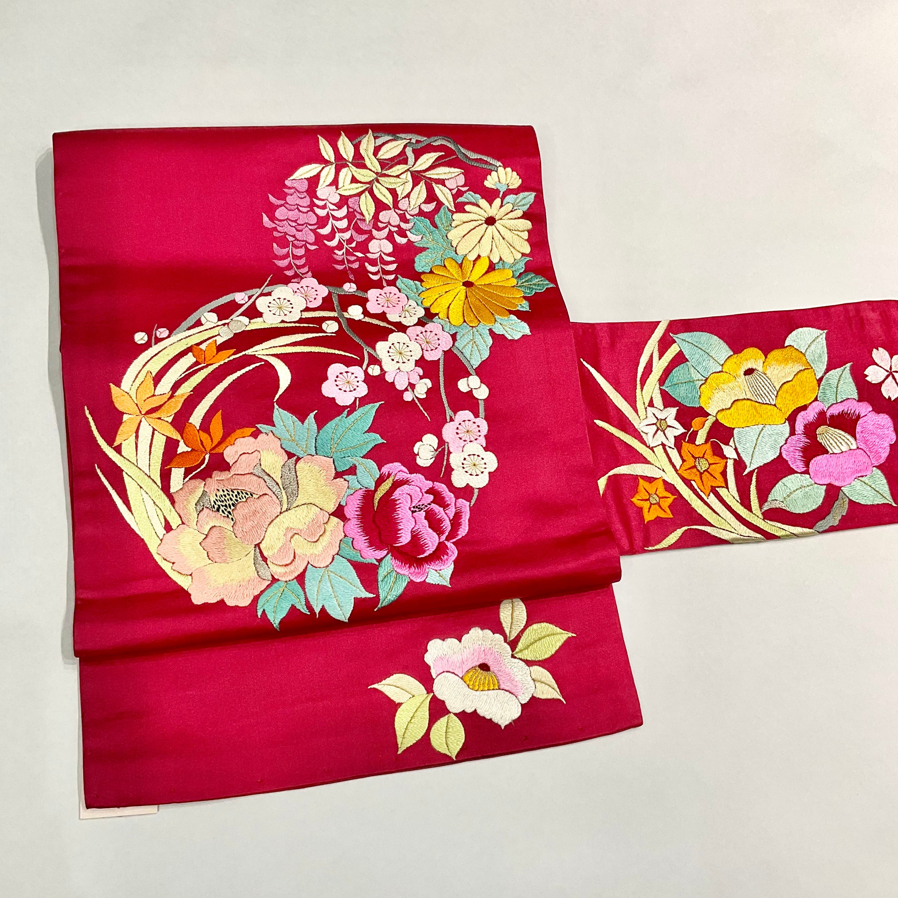 四季折々の花丸刺繍 ピンクレッド 繻子＊アンティーク名古屋帯 A157