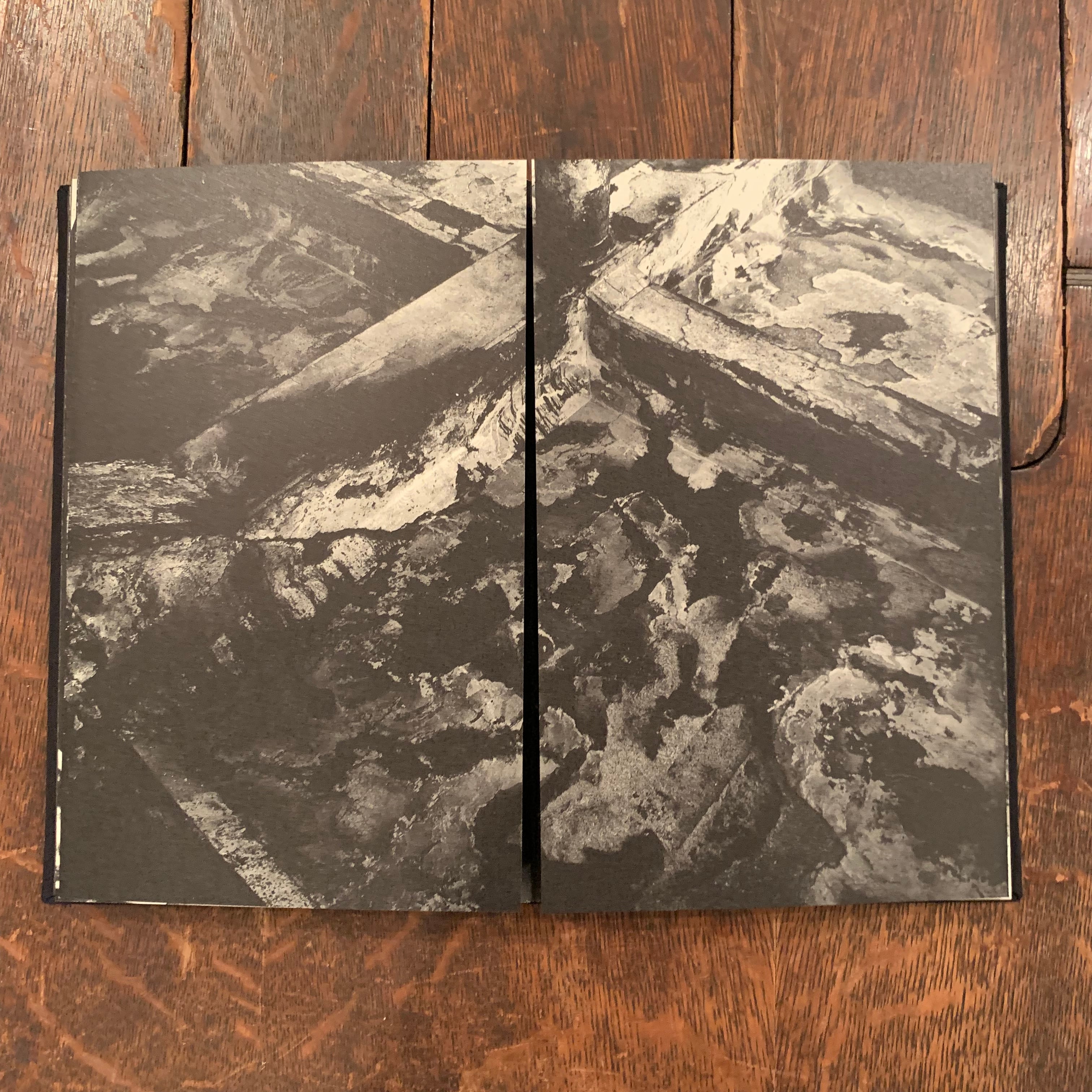 川田喜久治 「地図」 【新品・サイン入り】 サイン入】川田喜久治写真