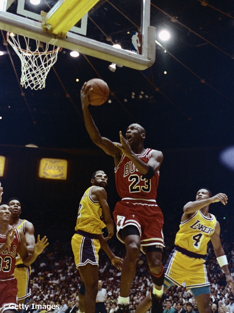 マイケル・ジョーダンが最恐集団ピストンズの“ジョーダン・ルール”を