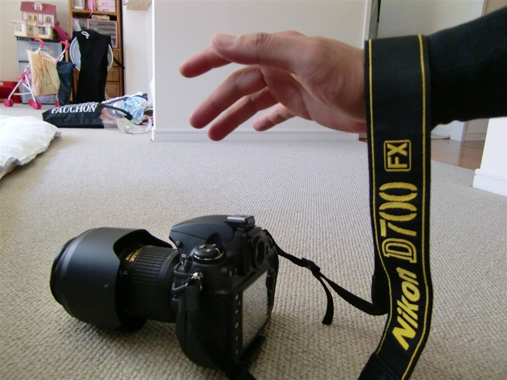 ストラップを片手に巻く方法』 ニコン D700 ボディ のクチコミ掲示板