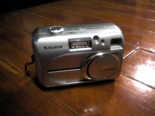 富士フイルム FinePix A210 価格比較 - 価格.com