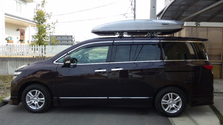 エルグランドのスタッドレスタイヤについて教えてください。』 日産