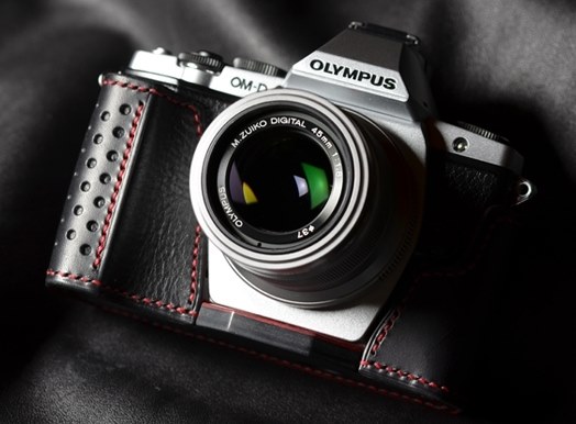 OM-D EM-5 グリップ付き本革ケース』 オリンパス OLYMPUS OM-D E-M5