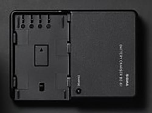 今回のはどれとバッテリー共通なのか？』 シグマ SIGMA sd Quattro H