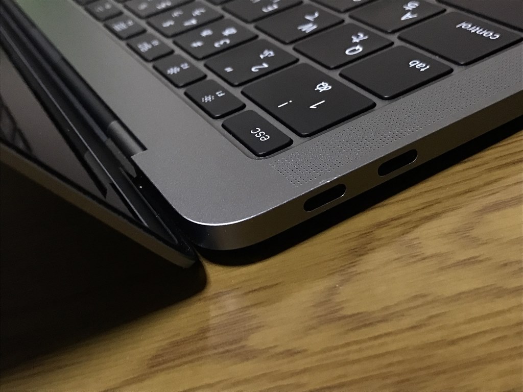 本体に傷がついてしまいました…』 Apple MacBook Pro 13.3インチ