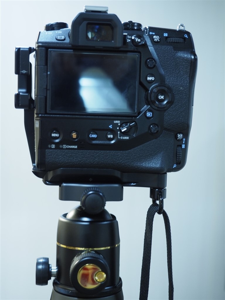 RRS製 E-M1X専用 L型プレート』 オリンパス OM-D E-M1X ボディ の