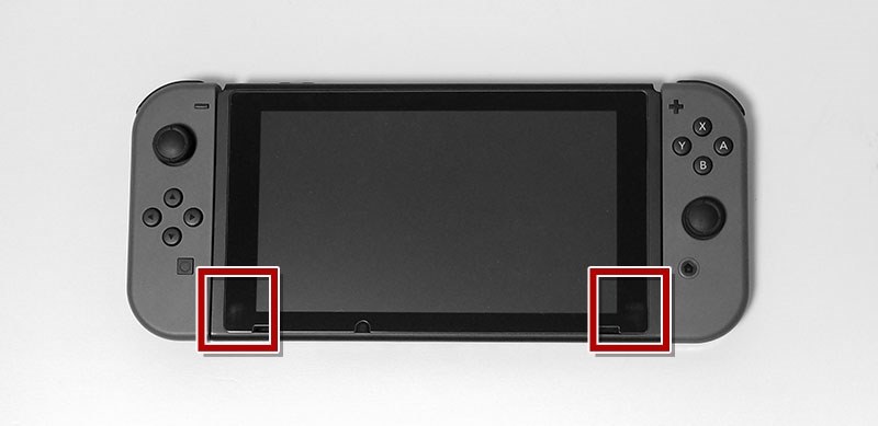 ドックに刺すと液晶に傷がつく不具合って新型でも発生しますか