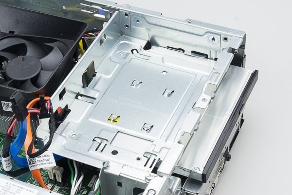 SSDとHDDの2つ取り付けは無理？』 Dell Vostro 3470 スモールシャーシ