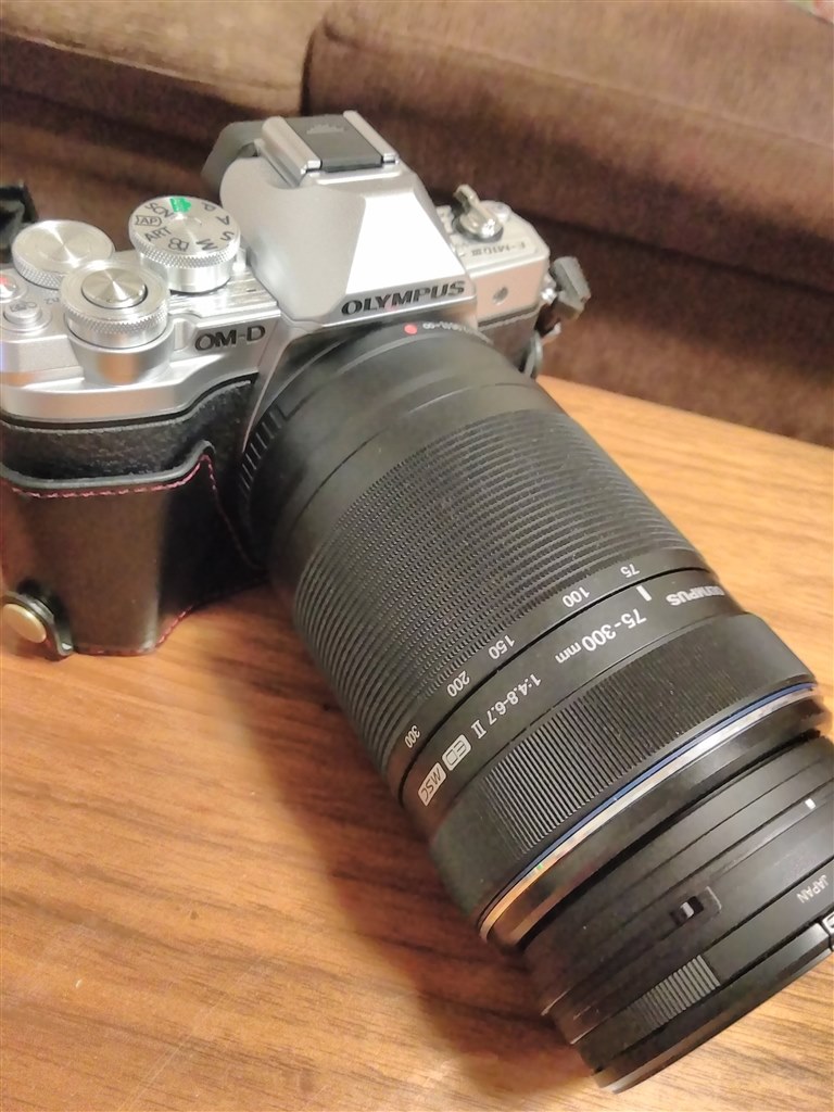望遠レンズかコンデジか…』 オリンパス OM-D E-M10 Mark III EZダブル