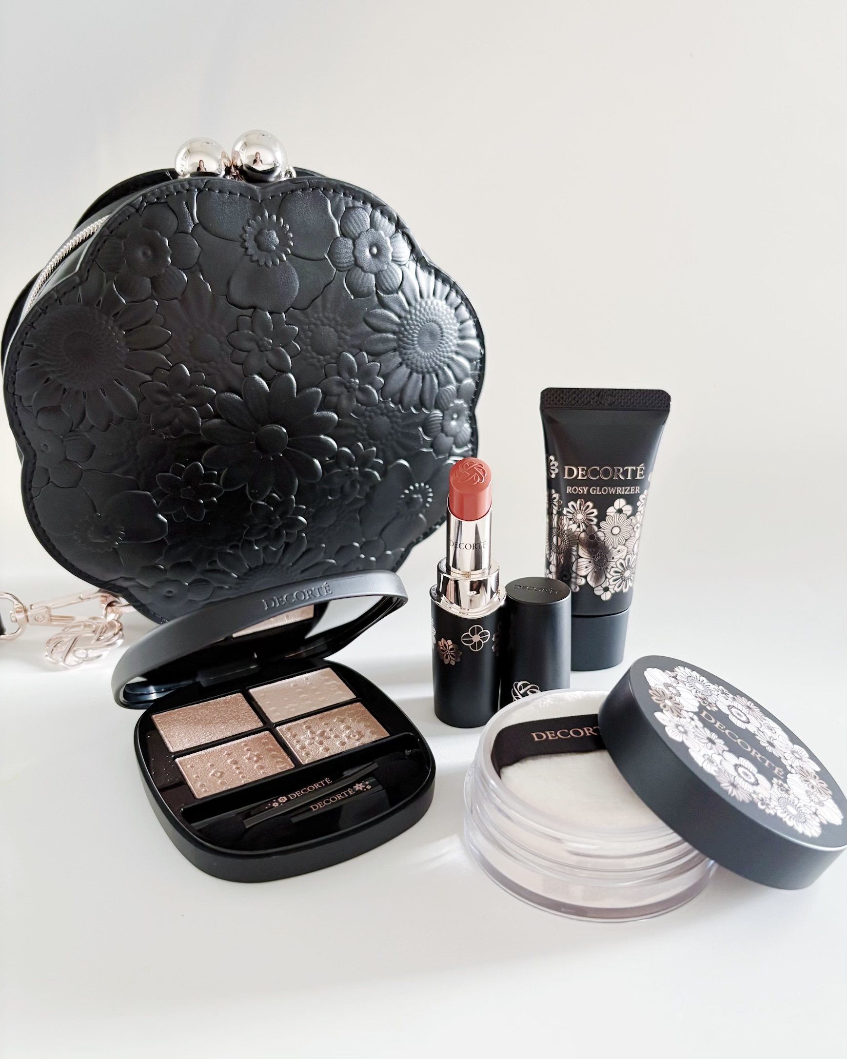 2025クリスマスコフレ】現品が2つも!? コスメデコルテのコフレが豪華