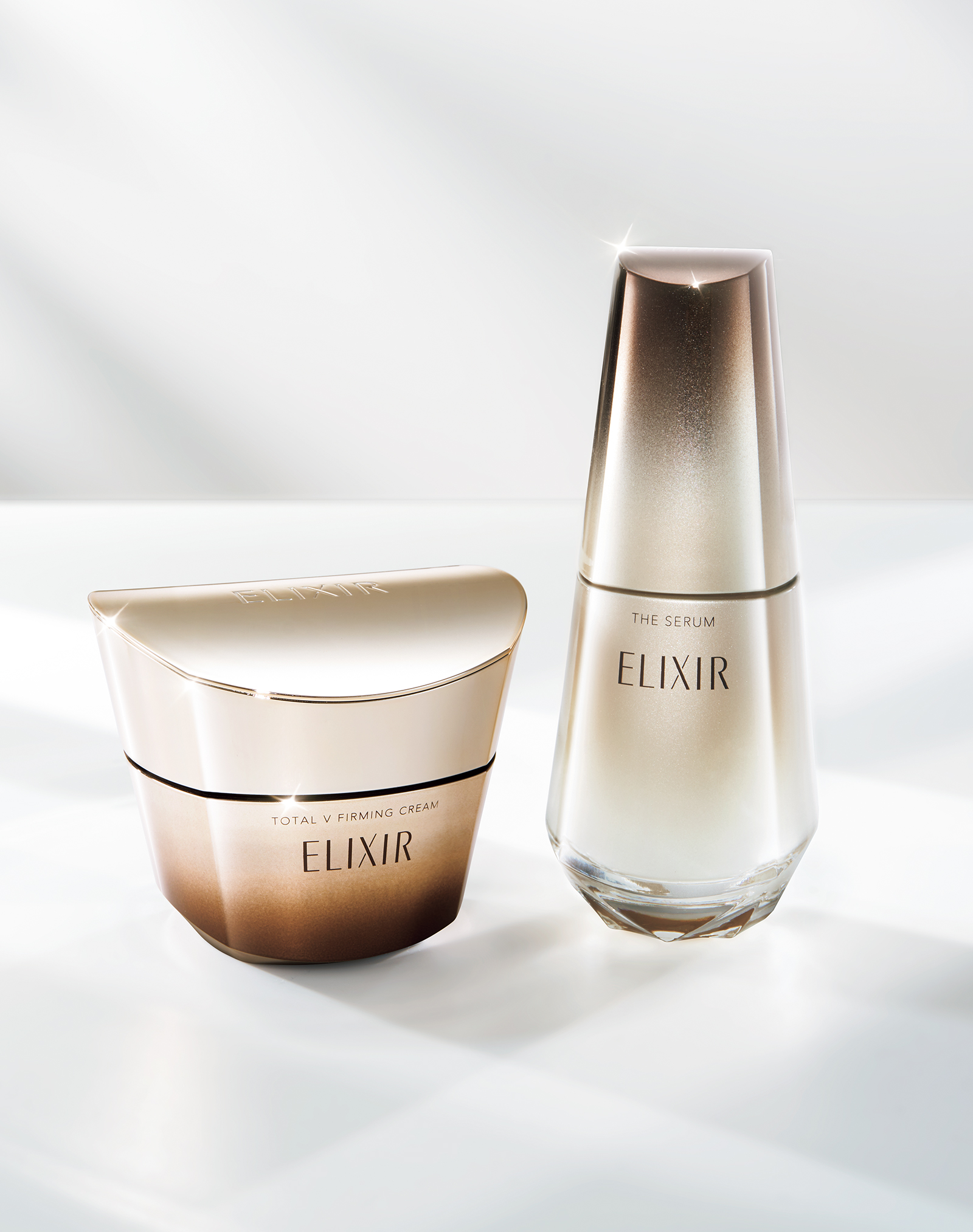 加藤あいさんも感動！エイジングケア界のW名品【エリクシール】 | 美ST