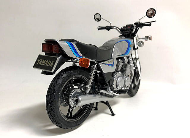 アオシマ 1／12 ヤマハ XJ400