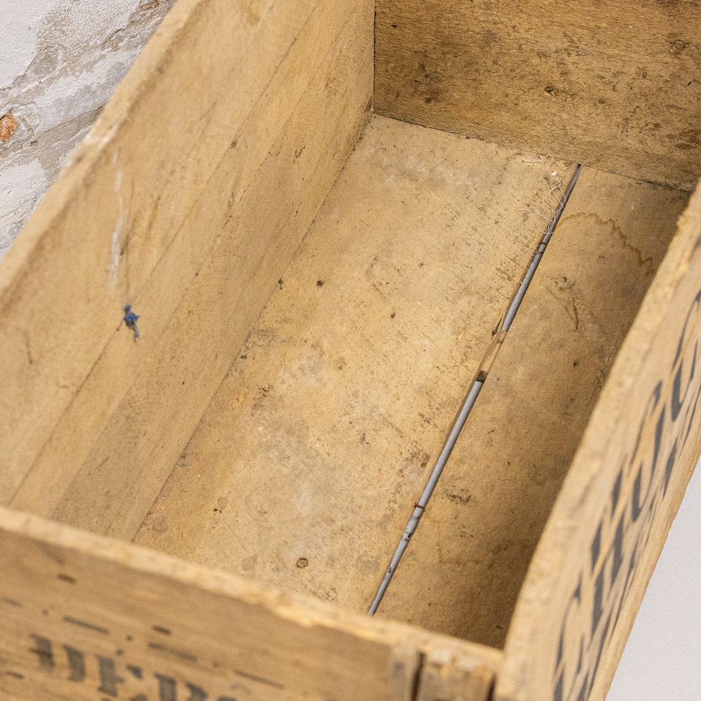 Bellevue Vintageのアンティークショコラメニエ木箱