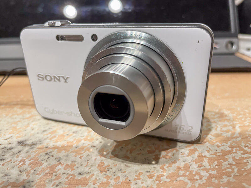 Sony Cyber-shot DSC-WX70】2024年1月のオールドコンデジ（沈胴式
