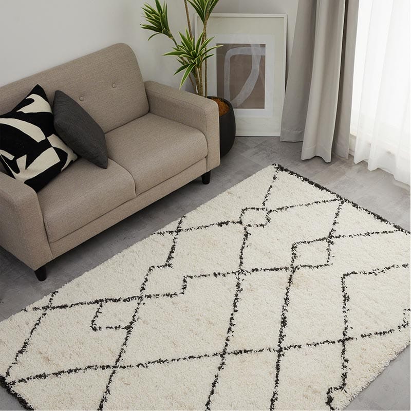 ふわふわシャギーで表現された、おしゃれな北欧デザイン。オール