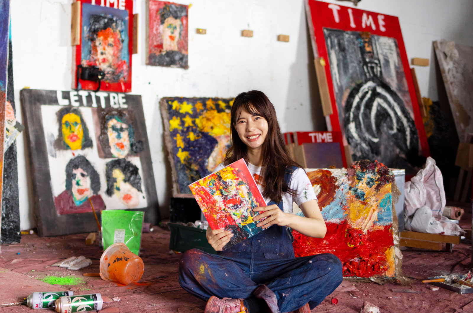 水戸部七絵、初の作品集『Rock is Dead』刊行記念 マルチプル作品付き