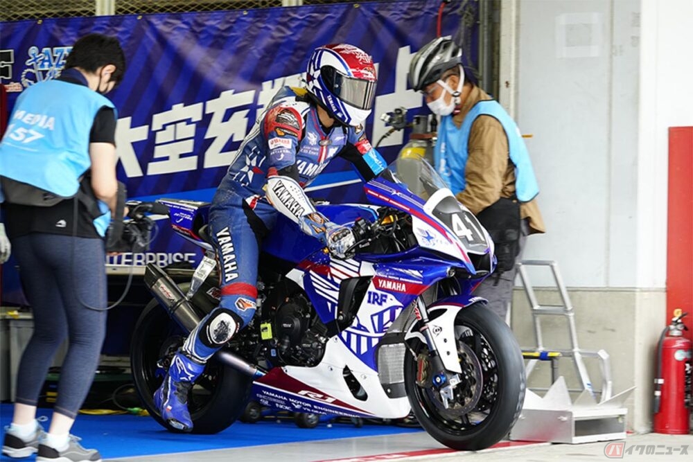 ヤマハとアズールレーンがコラボでレース参戦！2023年型「YZF-R1 ESSEX