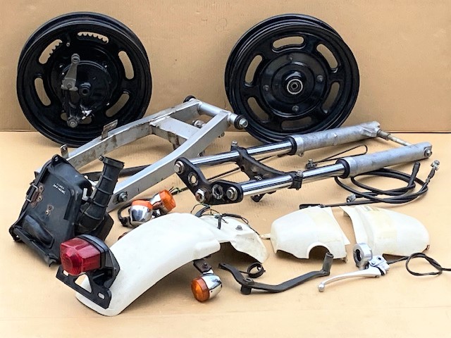 エイプ50の純正パーツが入荷しました。 | バイクパーツのジャンクボックス