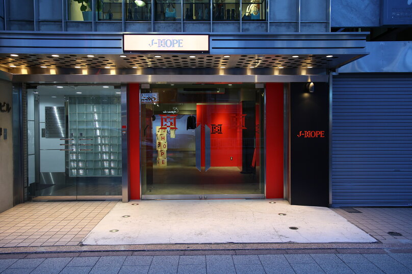 BTS・J-HOPEのポップアップストア見どころ紹介！フォトスポットに写真