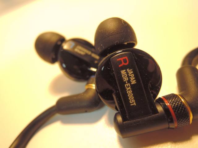 レビュー】SONYのMDR-EX800STで『スタジオ品質』に