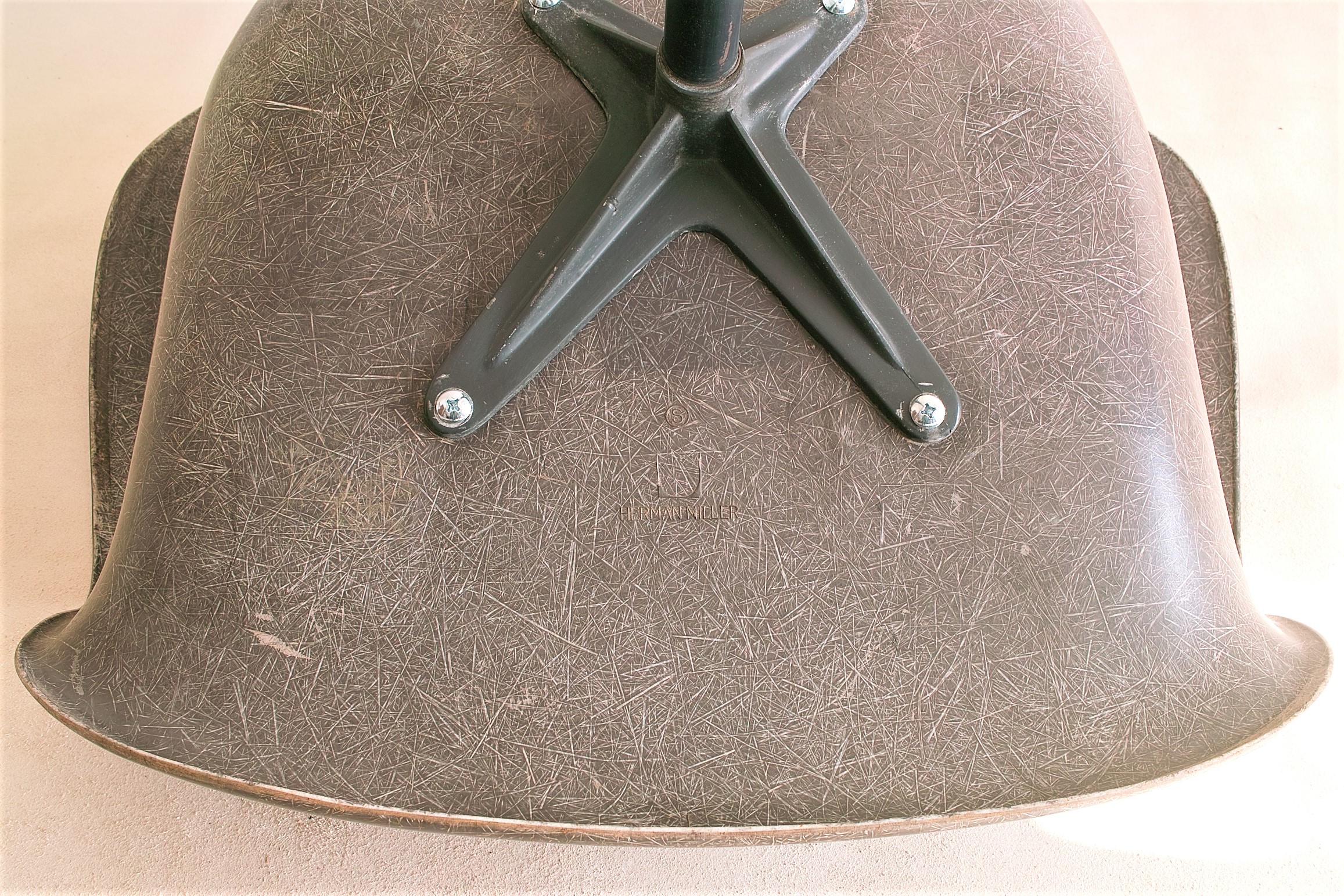 No.5954「アームシェルチェア：イームズ（Herman Miller 2nd)」SOLD