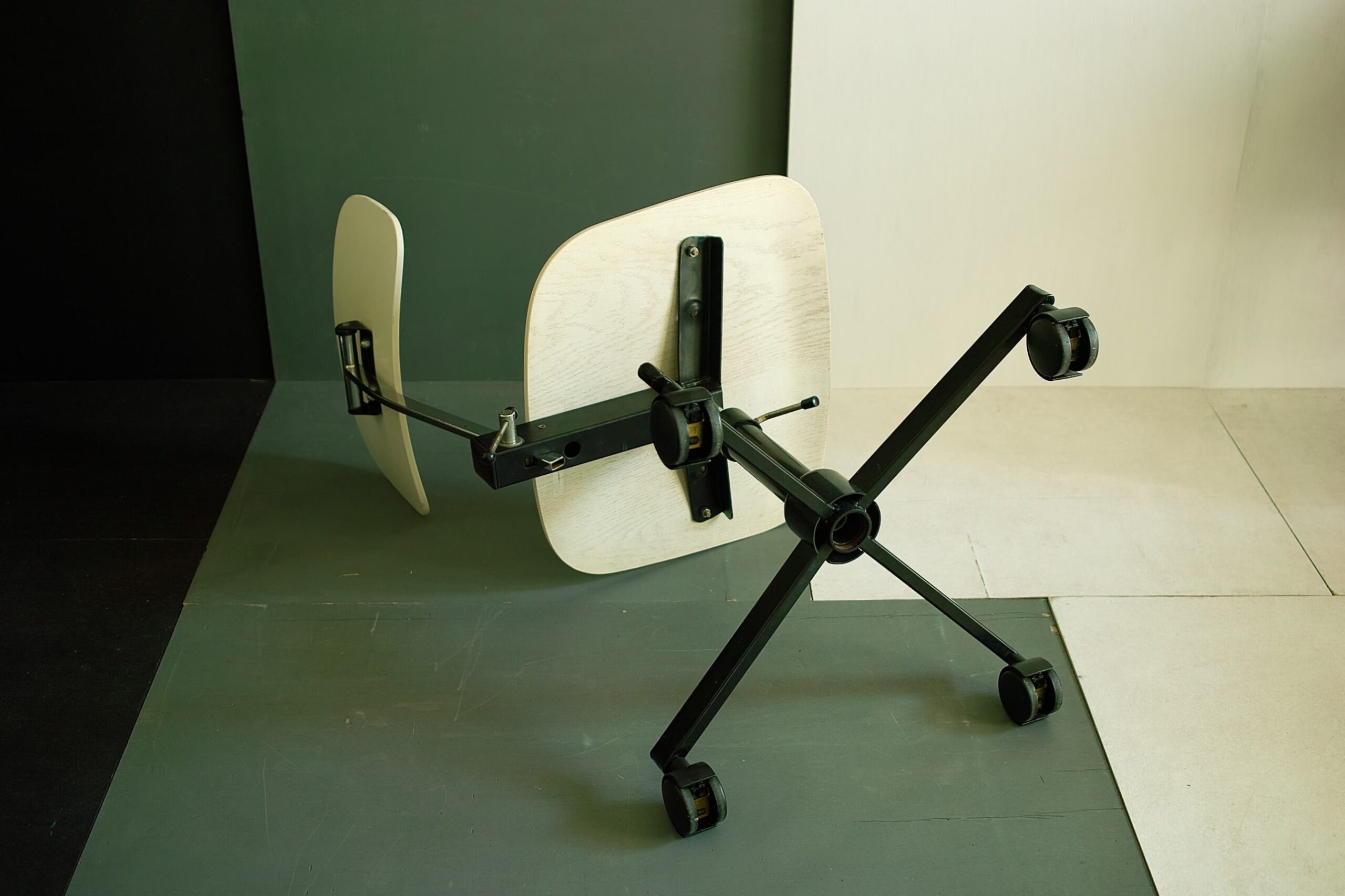 No.8410「デスクチェア〈STOLE-112〉：RABAMI」SOLD | ボルトナット